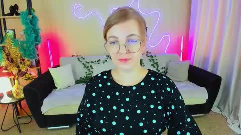 Snapshot of youruniverser chatting on 18, 11, 2025 Alice online show from 18, 11, 2025