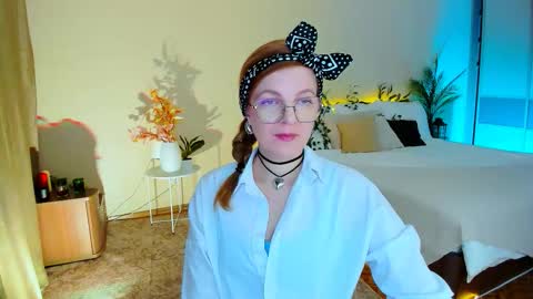 Snapshot of youruniverser chatting on 19, 11, 2025 Alice online show from 19, 11, 2025