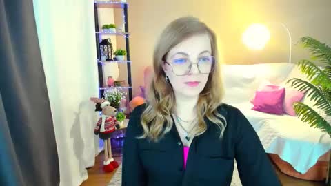 Snapshot of youruniverser chatting on 23, 11, 2025 Alice online show from 23, 11, 2025