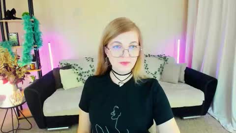 Snapshot of youruniverser chatting on 24, 11, 2025 Alice online show from 24, 11, 2025