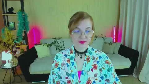 Snapshot of youruniverser chatting on 30, 11, 2025 Alice online show from 30, 11, 2025