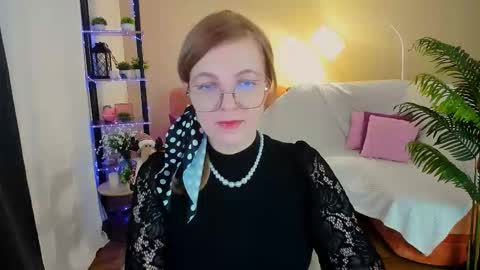 Snapshot of youruniverser chatting on 1, 12, 2025 Alice online show from 1, 12, 2025