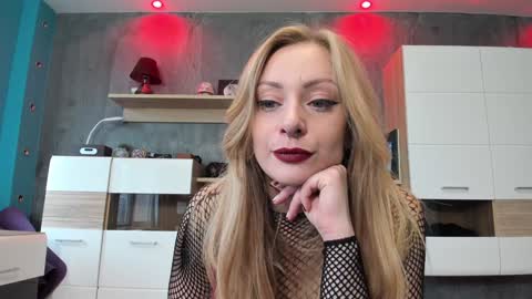Snapshot of yourvenus00 chatting on 10, 12, 2024 YourVenus00 -Follow my OF online show from 10, 12, 2024