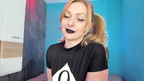 Snapshot of yourvenus00 chatting on 21, 1, 2025 YourVenus00 -Follow my OF online show from 21, 1, 2025
