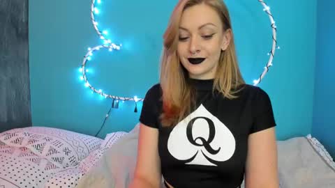 Snapshot of yourvenus00 chatting on 5, 2, 2025 YourVenus00 -Follow my OF online show from 5, 2, 2025