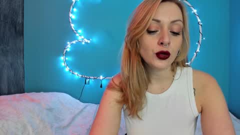 Snapshot of yourvenus00 chatting on 15, 2, 2025 YourVenus00 -Follow my OF online show from 15, 2, 2025