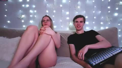 Yue Lang and Samm online show from 22, 7, 2026