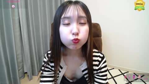 yui_x online show from 26, 2, 2025