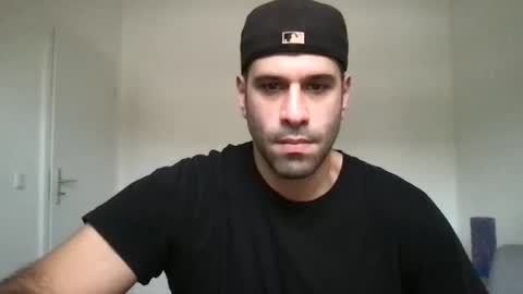 Snapshot of yul53 chatting on 22, 12, 2025 yul53 online show from 22, 12, 2025