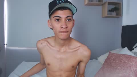 yulian_vasquez online show from 28, 2, 2025