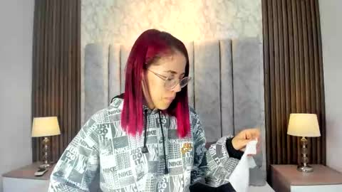 yulievans online show from 8, 10, 2025