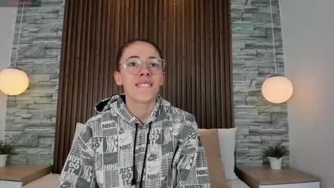 yulievans online show from 12, 10, 2025