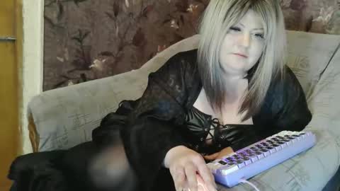 yuliiared online show from 18, 4, 2026