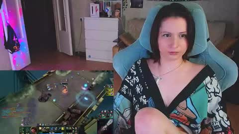 Snapshot of yum_neko_chan chatting on 6, 12, 2024 Kris online show from 6, 12, 2024