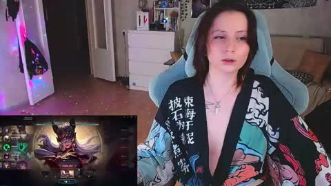 Snapshot of yum_neko_chan chatting on 6, 1, 2025 Kris online show from 6, 1, 2025