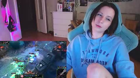 Snapshot of yum_neko_chan chatting on 15, 1, 2025 Kris online show from 15, 1, 2025