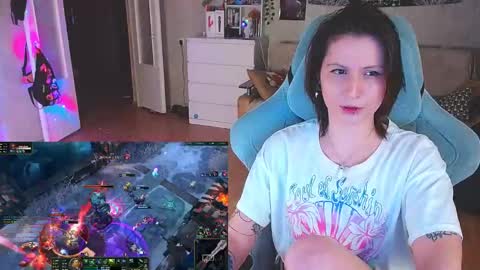 Snapshot of yum_neko_chan chatting on 21, 1, 2025 Kris online show from 21, 1, 2025