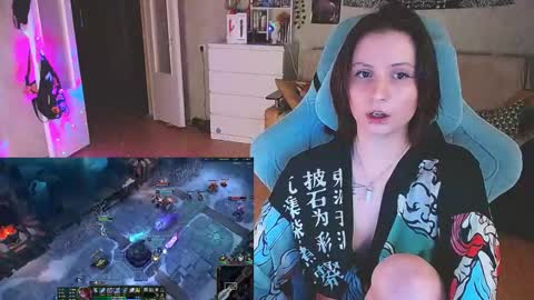 Snapshot of yum_neko_chan chatting on 22, 1, 2025 Kris online show from 22, 1, 2025