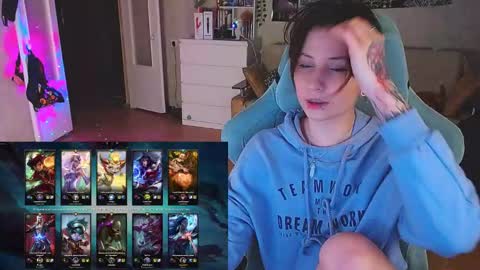 Snapshot of yum_neko_chan chatting on 1, 2, 2025 Kris online show from 1, 2, 2025