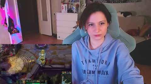 Snapshot of yum_neko_chan chatting on 2, 2, 2025 Kris online show from 2, 2, 2025