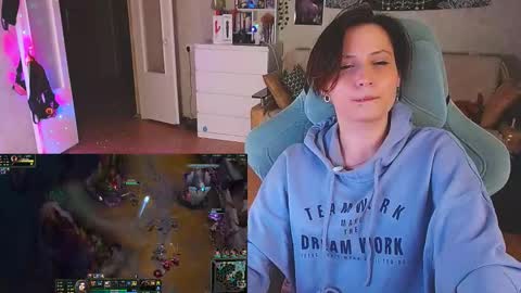 Snapshot of yum_neko_chan chatting on 3, 2, 2025 Kris online show from 3, 2, 2025