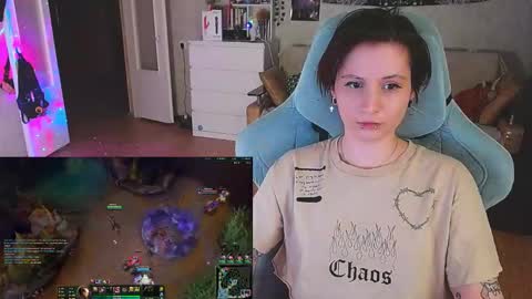 Snapshot of yum_neko_chan chatting on 9, 2, 2025 Kris online show from 9, 2, 2025