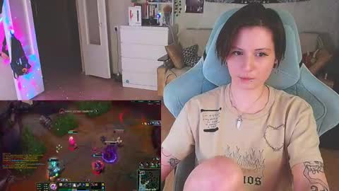 Snapshot of yum_neko_chan chatting on 9, 2, 2025 Kris online show from 9, 2, 2025