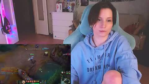 Snapshot of yum_neko_chan chatting on 11, 2, 2025 Kris online show from 11, 2, 2025