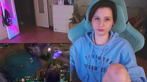 Snapshot of yum_neko_chan chatting on 13, 2, 2025 Kris online show from 13, 2, 2025