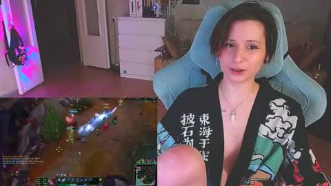 Snapshot of yum_neko_chan chatting on 15, 2, 2025 Kris online show from 15, 2, 2025