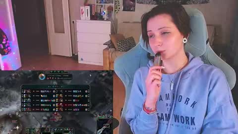 Snapshot of yum_neko_chan chatting on 22, 2, 2025 Kris online show from 22, 2, 2025