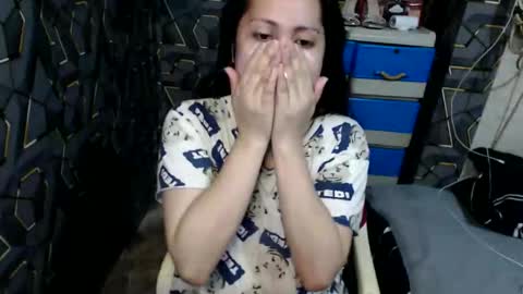 yumi online show from 12, 11, 2025