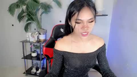 Snapshot of yumiexx chatting on 27, 7, 2026 CALL ME YUMLEXX online show from 27, 7, 2026