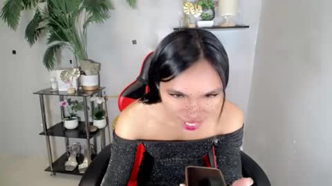 Snapshot of yumiexx chatting on 1, 8, 2026 CALL ME YUMLEXX online show from 1, 8, 2026