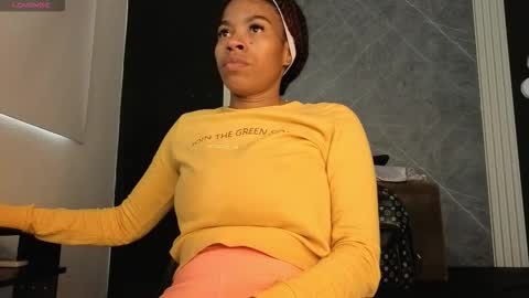 Snapshot of yummyduo chatting on 24, 10, 2025 Yummyduo online show from 24, 10, 2025