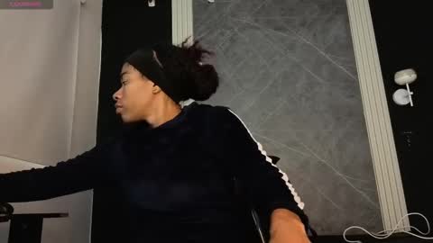 Snapshot of yummyduo chatting on 23, 11, 2025 Yummyduo online show from 23, 11, 2025