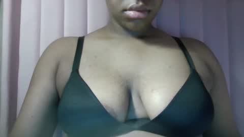 Snapshot of yummygirl659346 chatting on 1, 8, 2026 yummygirl659346 online show from 1, 8, 2026