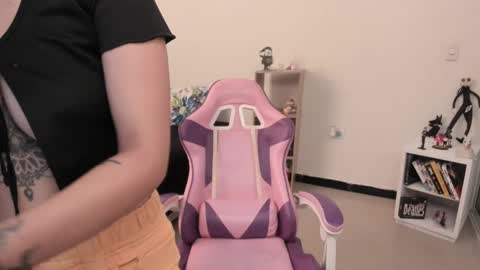 Yuna online show from 5, 2, 2025