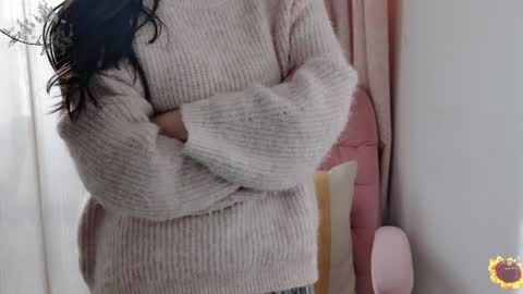 YunEr online show from 18, 12, 2024