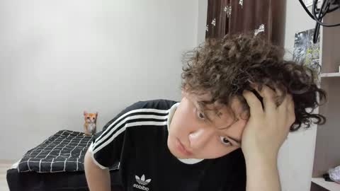 Snapshot of yung_skinny_boy chatting on 26, 4, 2026 Peter online show from 26, 4, 2026