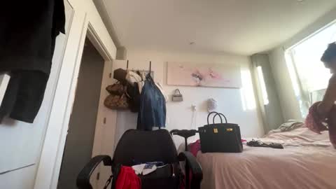 Snapshot of yungfemslut chatting on 14, 12, 2025 BbyTSSLut online show from 14, 12, 2025