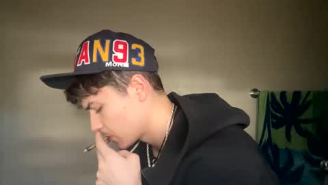 yungstudbev online show from 12, 1, 2025