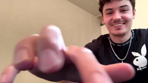 yungstudbev online show from 4, 10, 2025