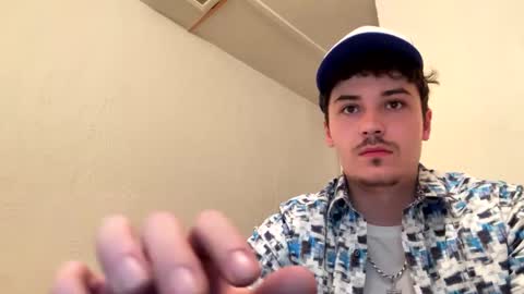 yungstudbev online show from 8, 10, 2025