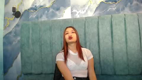 Snapshot of yuyis_15 chatting on 14, 12, 2025 YUYIS online show from 14, 12, 2025