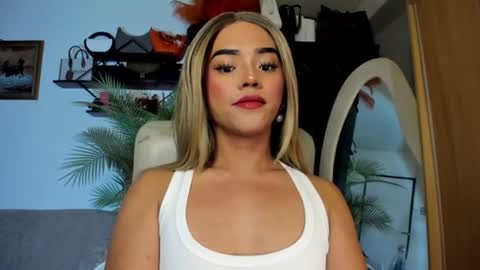 Snapshot of yvonne_guidotti chatting on 28, 6, 2026 Miss Cali online show from 28, 6, 2026