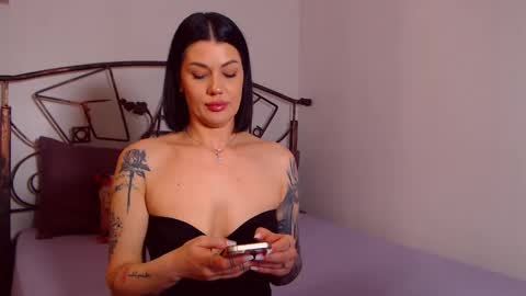 I V Y   online show from 2, 4, 2026