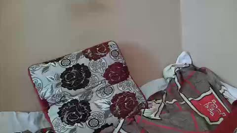 Snapshot of yxxtxxdentyk chatting on 17, 10, 2025 Bi BearXXX online show from 17, 10, 2025