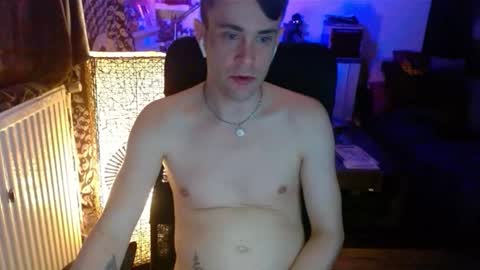 Snapshot of yyscript chatting on 15, 11, 2025 online show from 15, 11, 2025