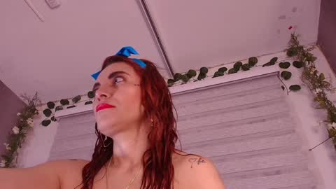 Snapshot of z_zoe_ chatting on 10, 1, 2025 Zoe online show from 10, 1, 2025